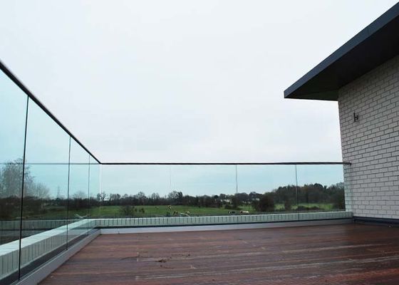 Porch Aluminium Glass Balcony Balustrade Solid Structure Anti Corresion For Deckings