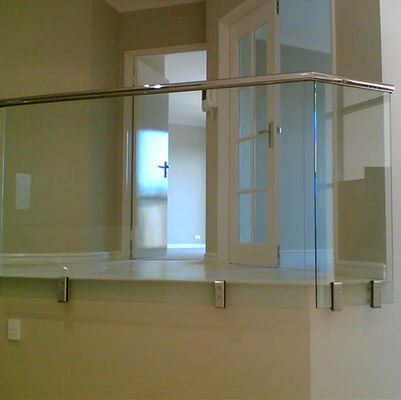 SS Side Mounted Spigot Glass Railing Durable Frameless Glass Deck Railing