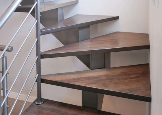 Middle Stringer Straight Flight Staircase Powder Coated Finish Surface